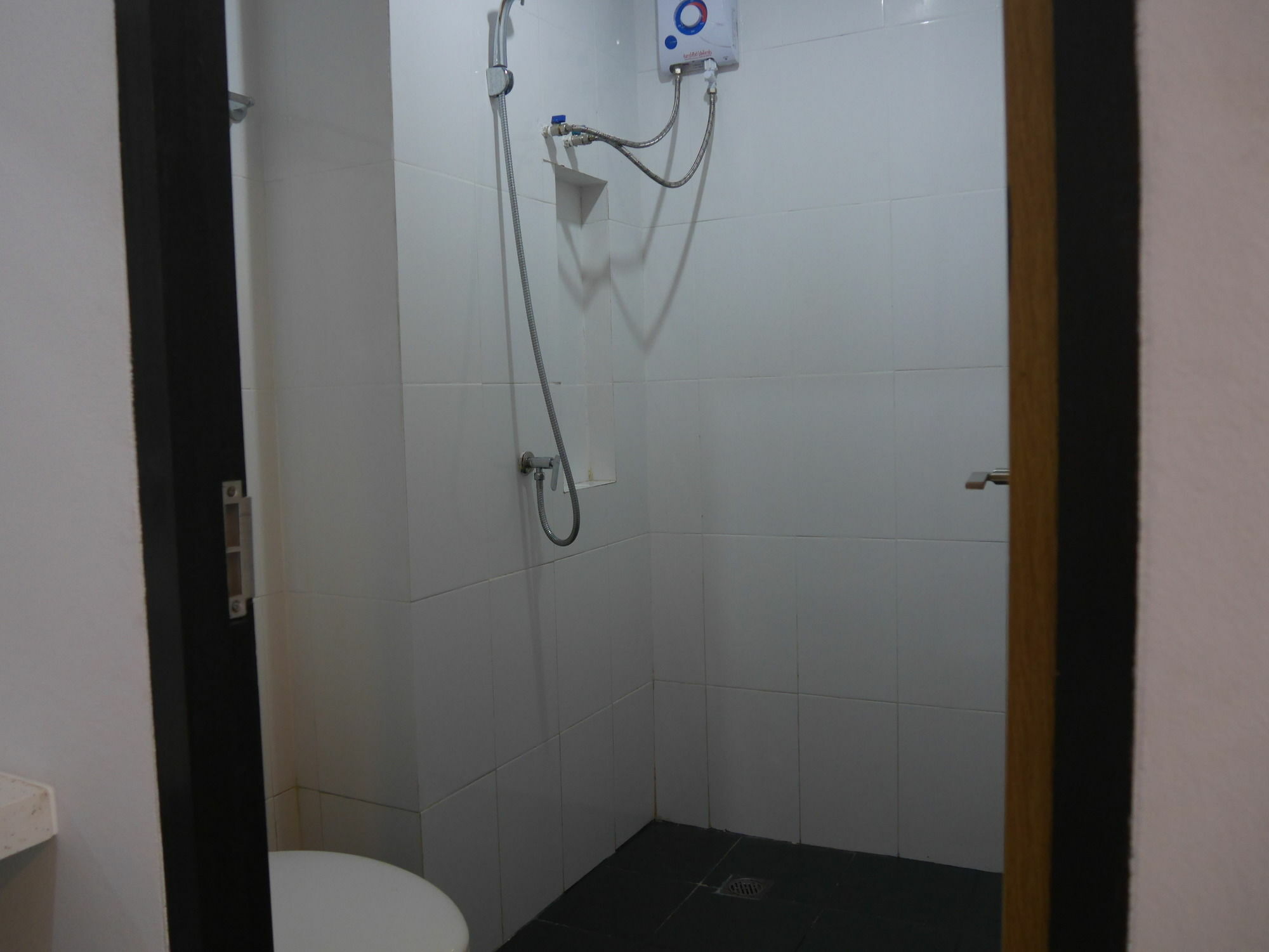 Darisa Apartment Service Patong Exterior foto